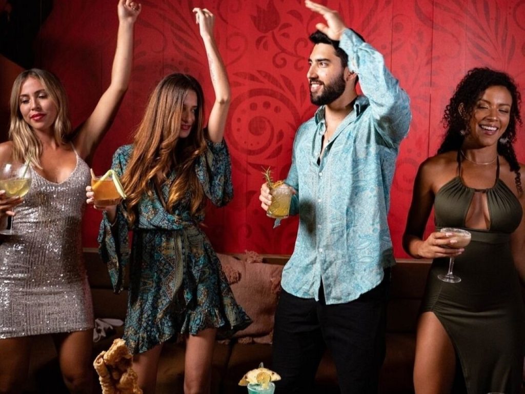 Mamazzita Cabo San Lucas cocktail bar​