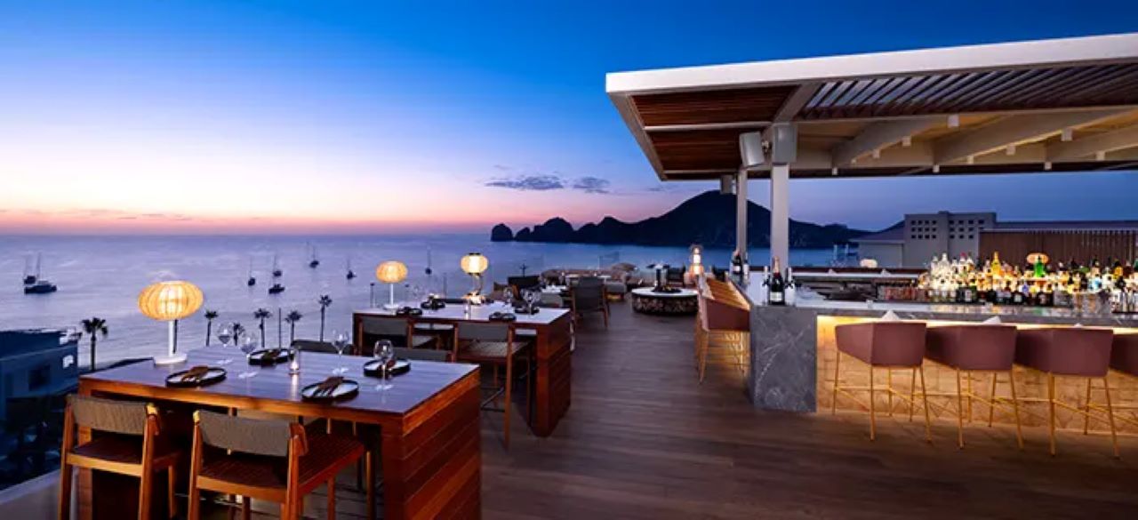 Mamazzita Cabo San Lucas outdoor dining​