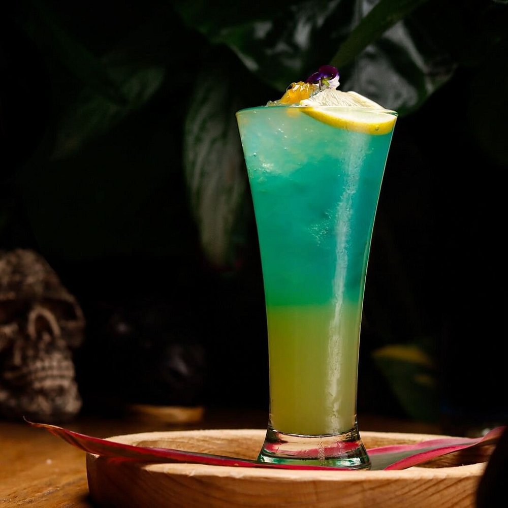 Happy hour at Mamazzita Cabo